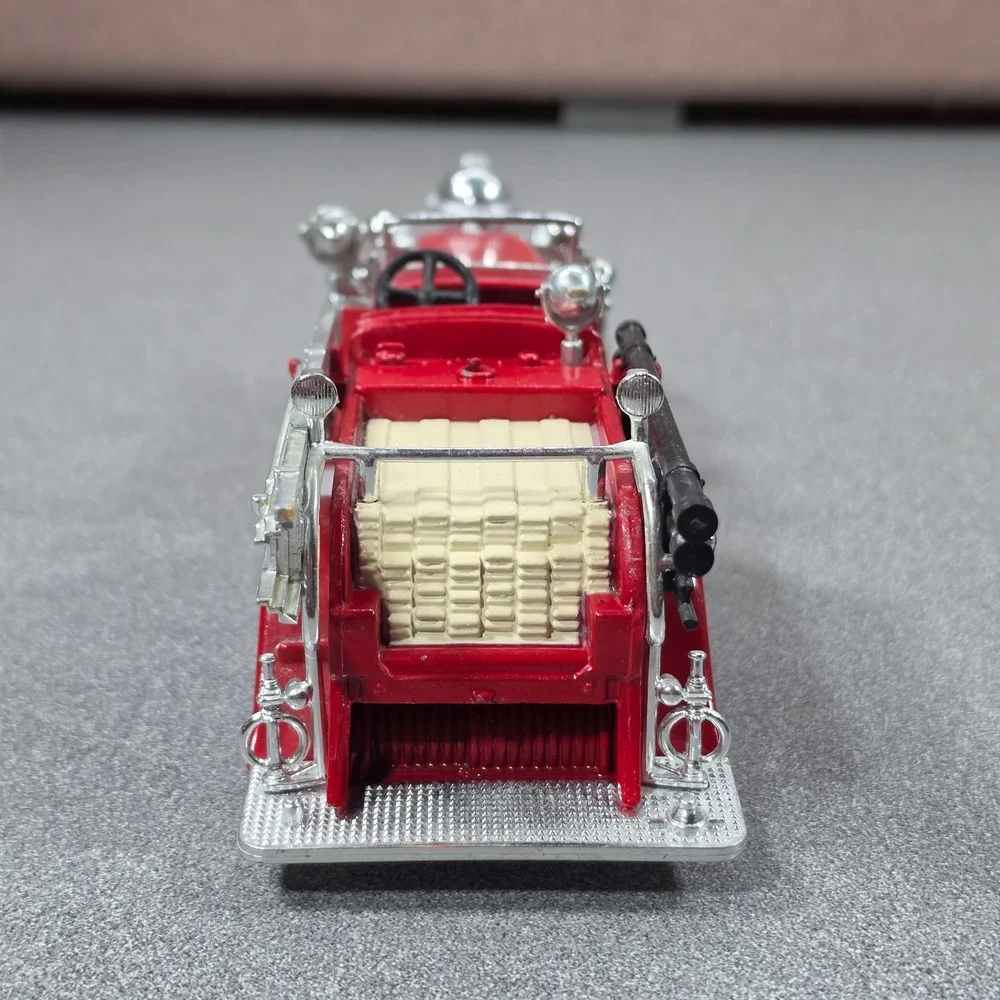Signature Models Fire Truck Dubuque Iowa Pumper Unit Red Good Diecast 1/43